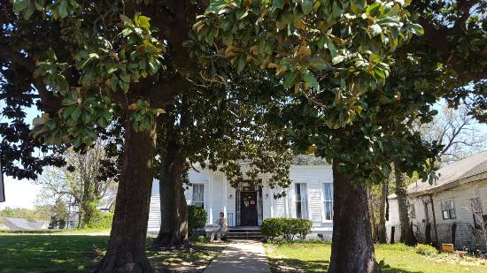 Slave Haven Underground Railroad Museum